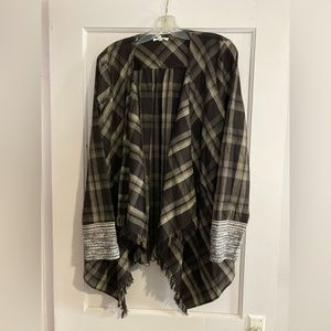 Mystree Plaid Fringe Cuffed Shrug Size Medium